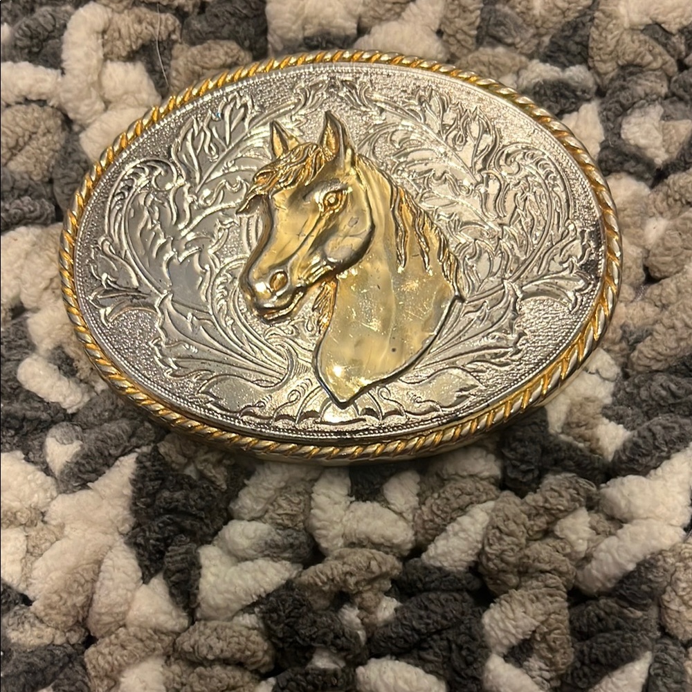 Elegant Silver and Gold Horse Motif belt buckle